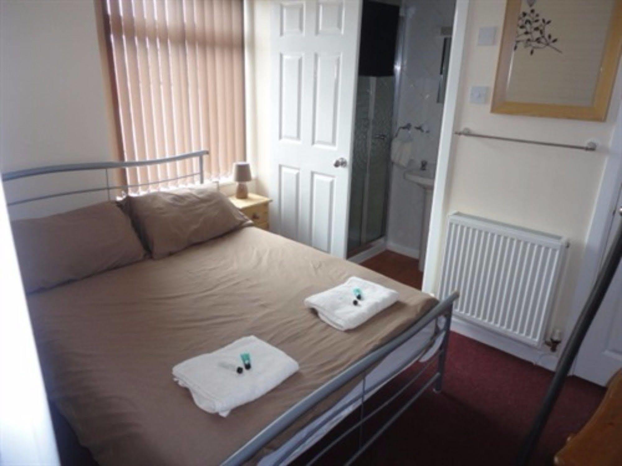 Charlotte Guest House เวย์มัธ ภายนอก รูปภาพ